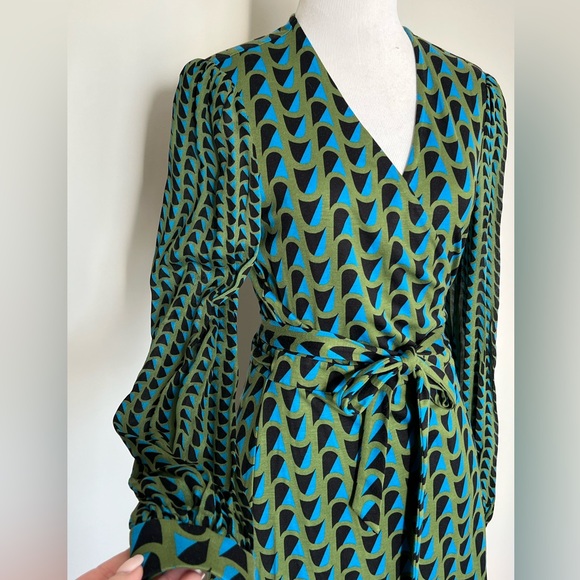 diane von furstenberg Gala Geo print wrap dresses Small - Picture 4 of 9